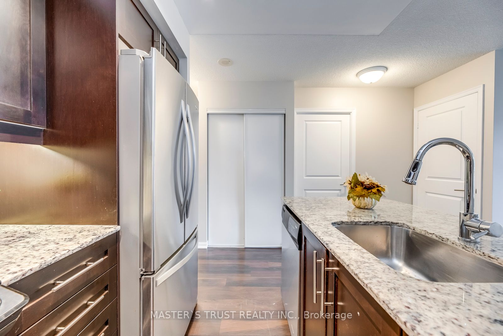 35 Bastion St, #1816