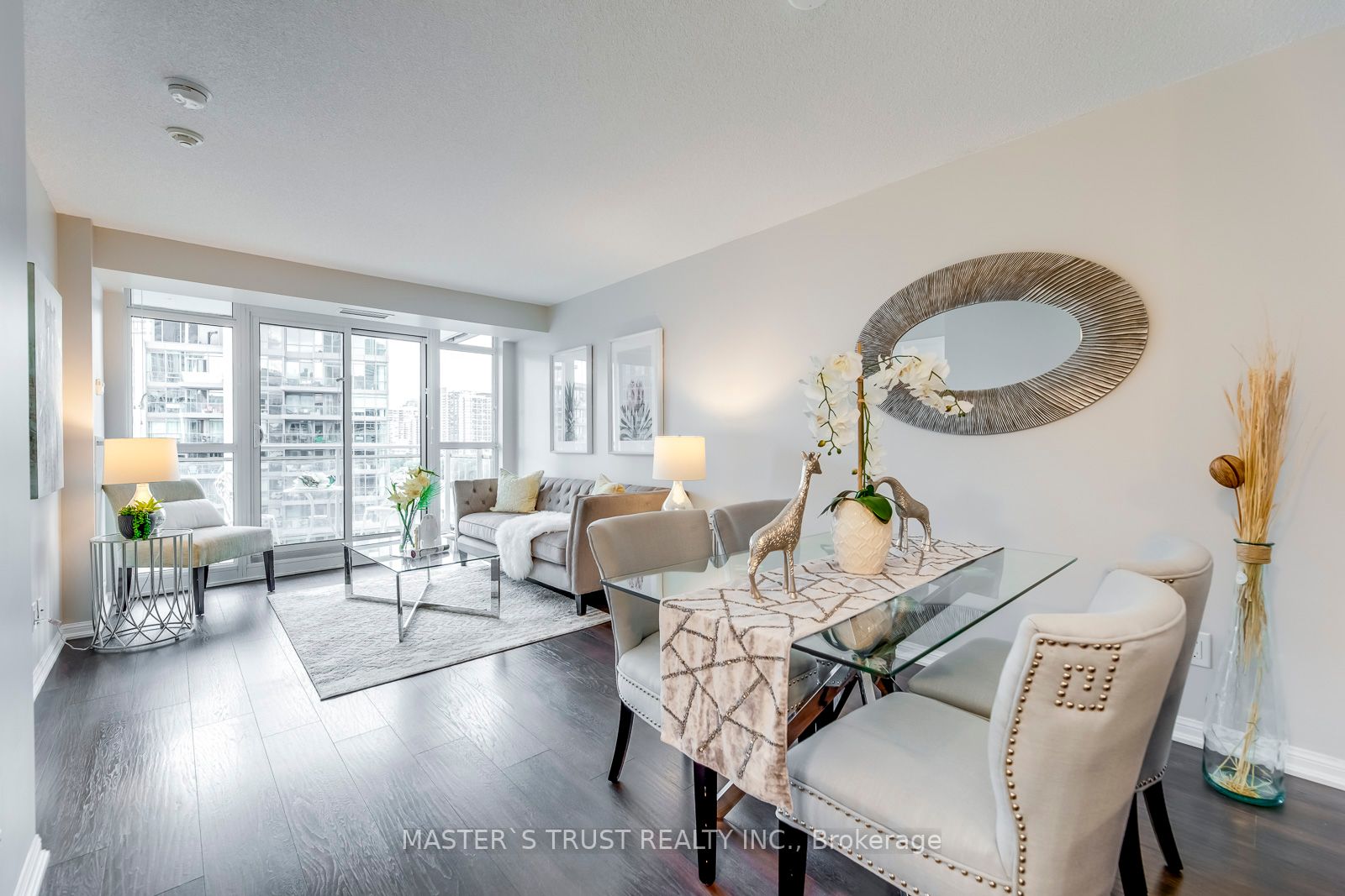 35 Bastion St, #1816