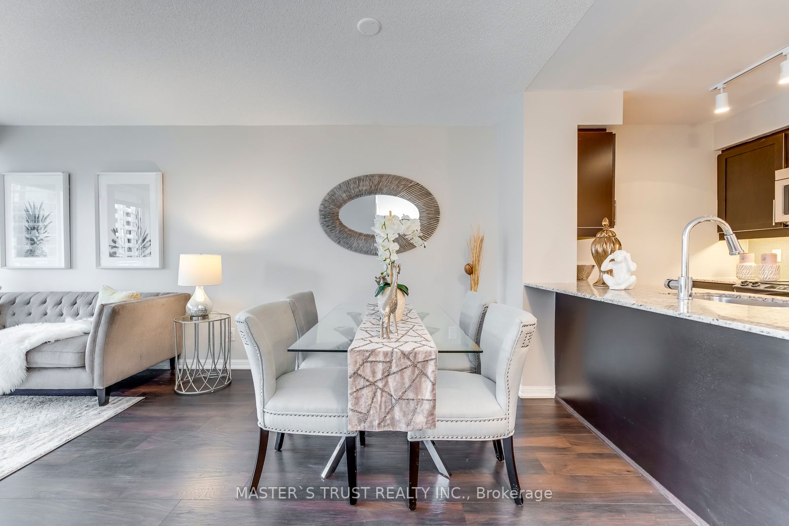 35 Bastion St, #1816