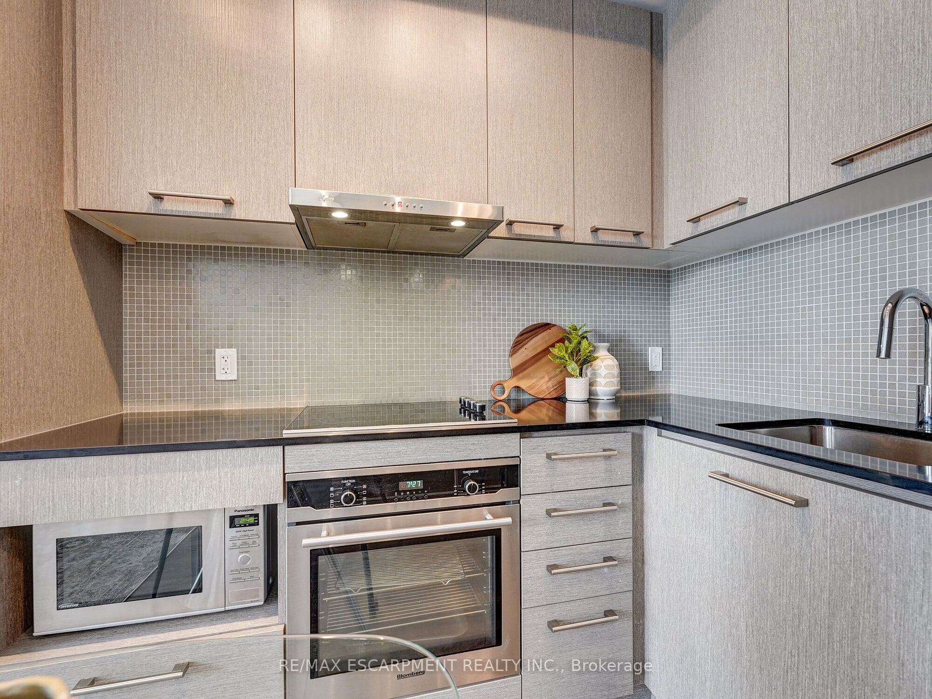 87 Peter St, #4412