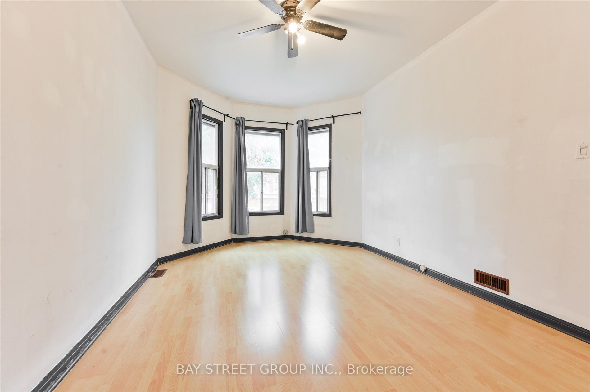15 Kensington Ave