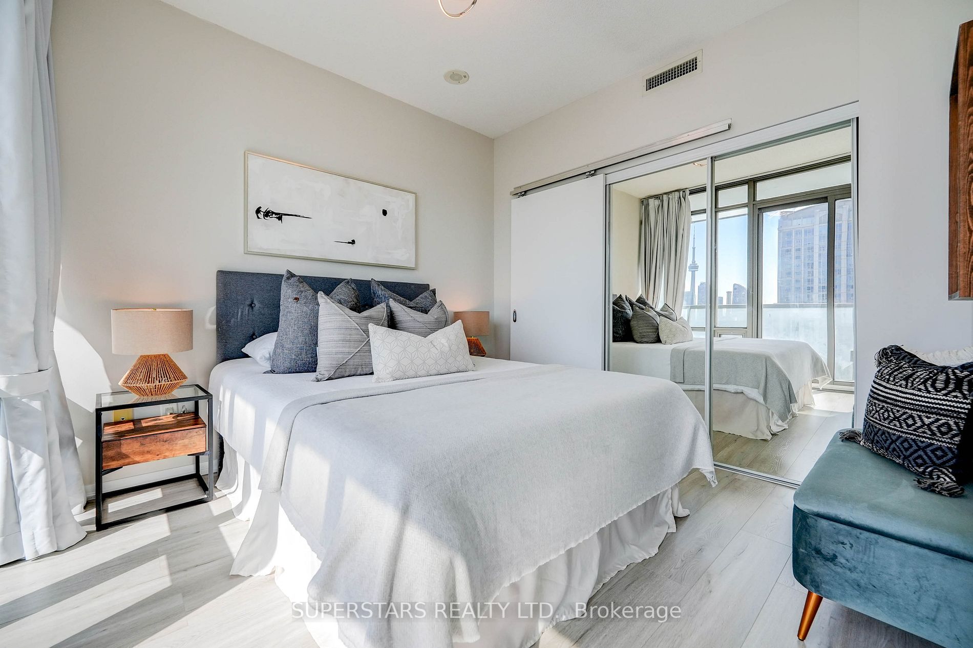 38 Grenville St, #3806