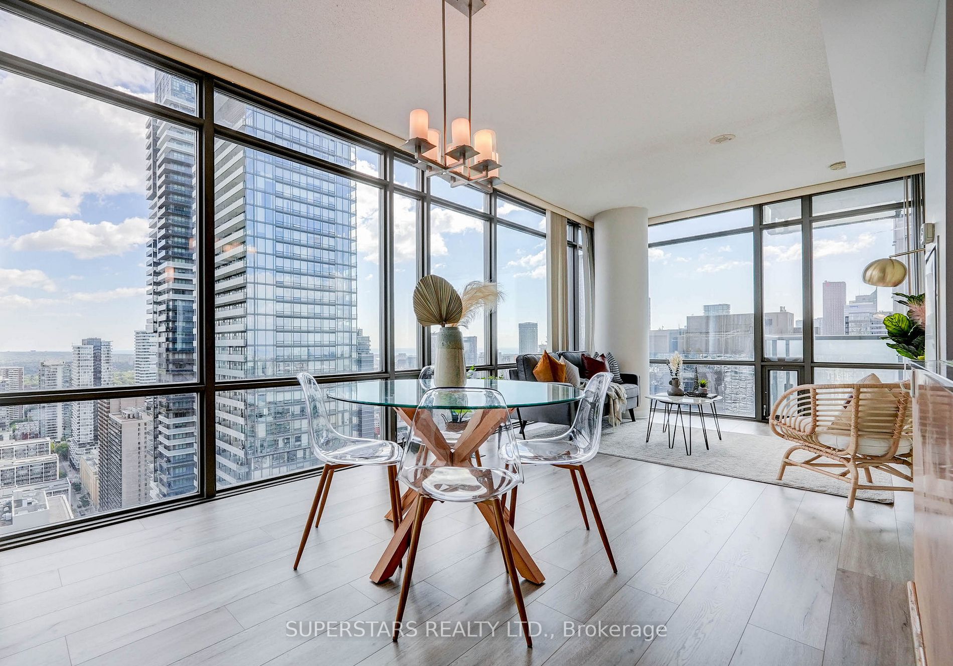 38 Grenville St, #3806