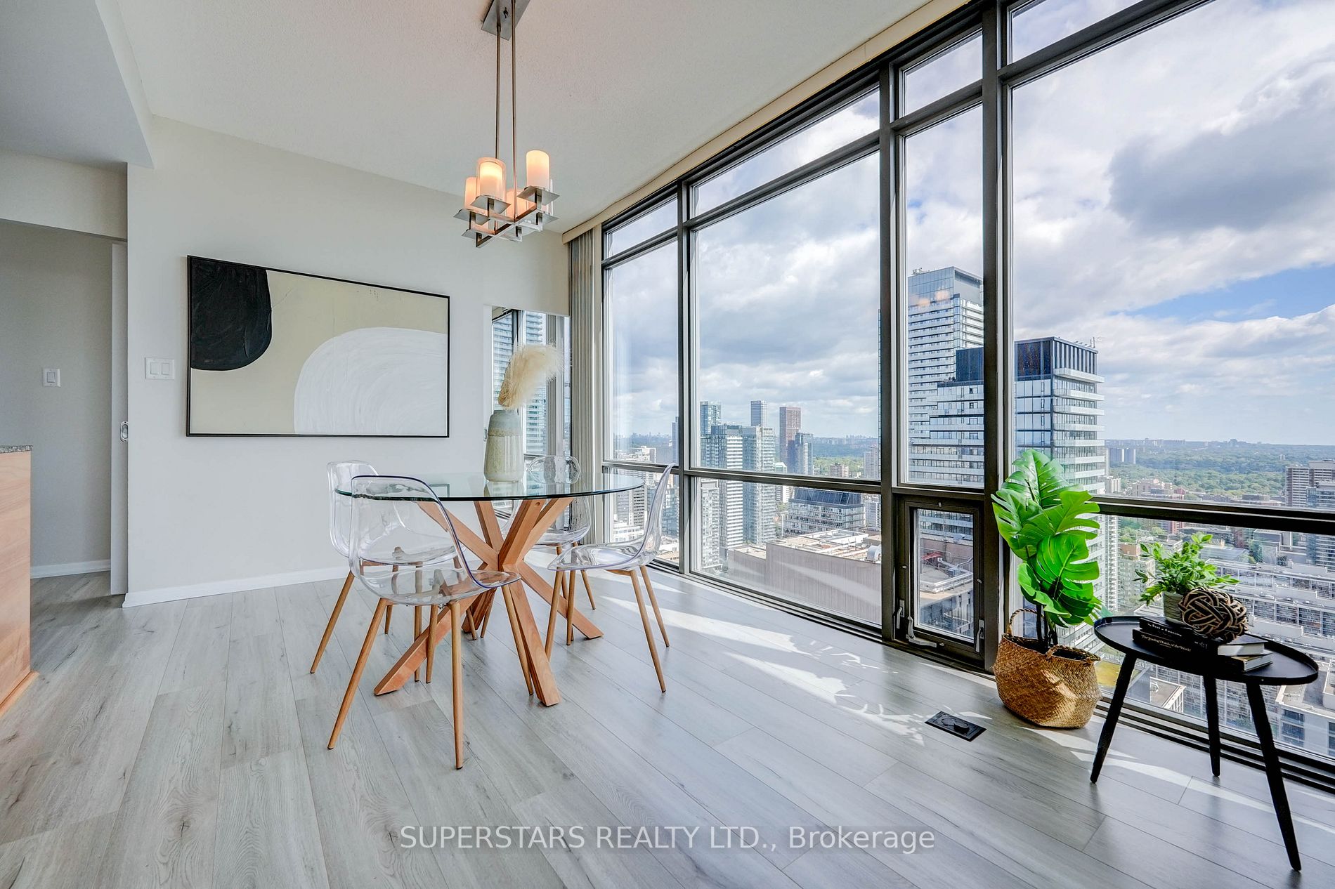 38 Grenville St, #3806