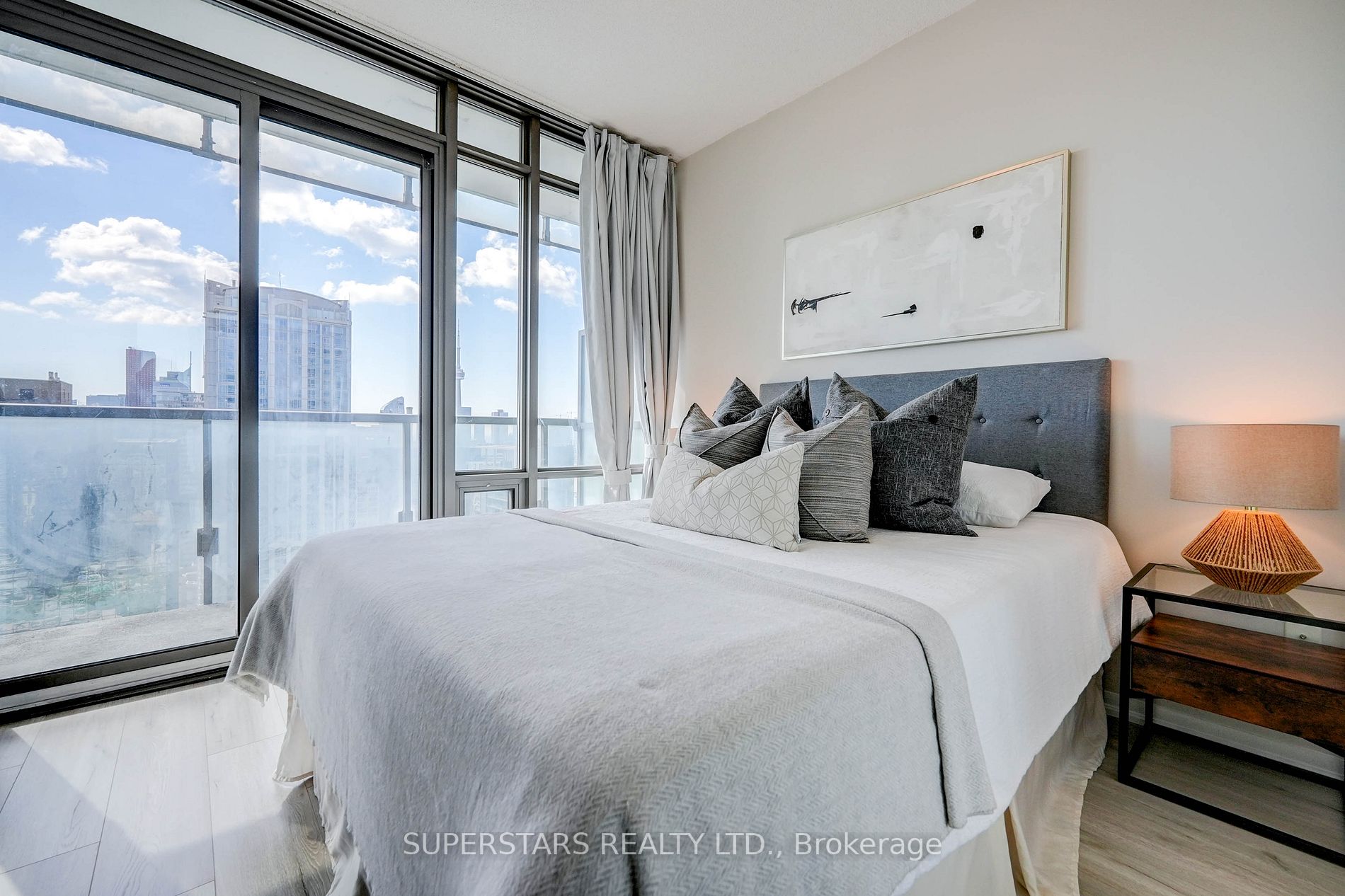 38 Grenville St, #3806