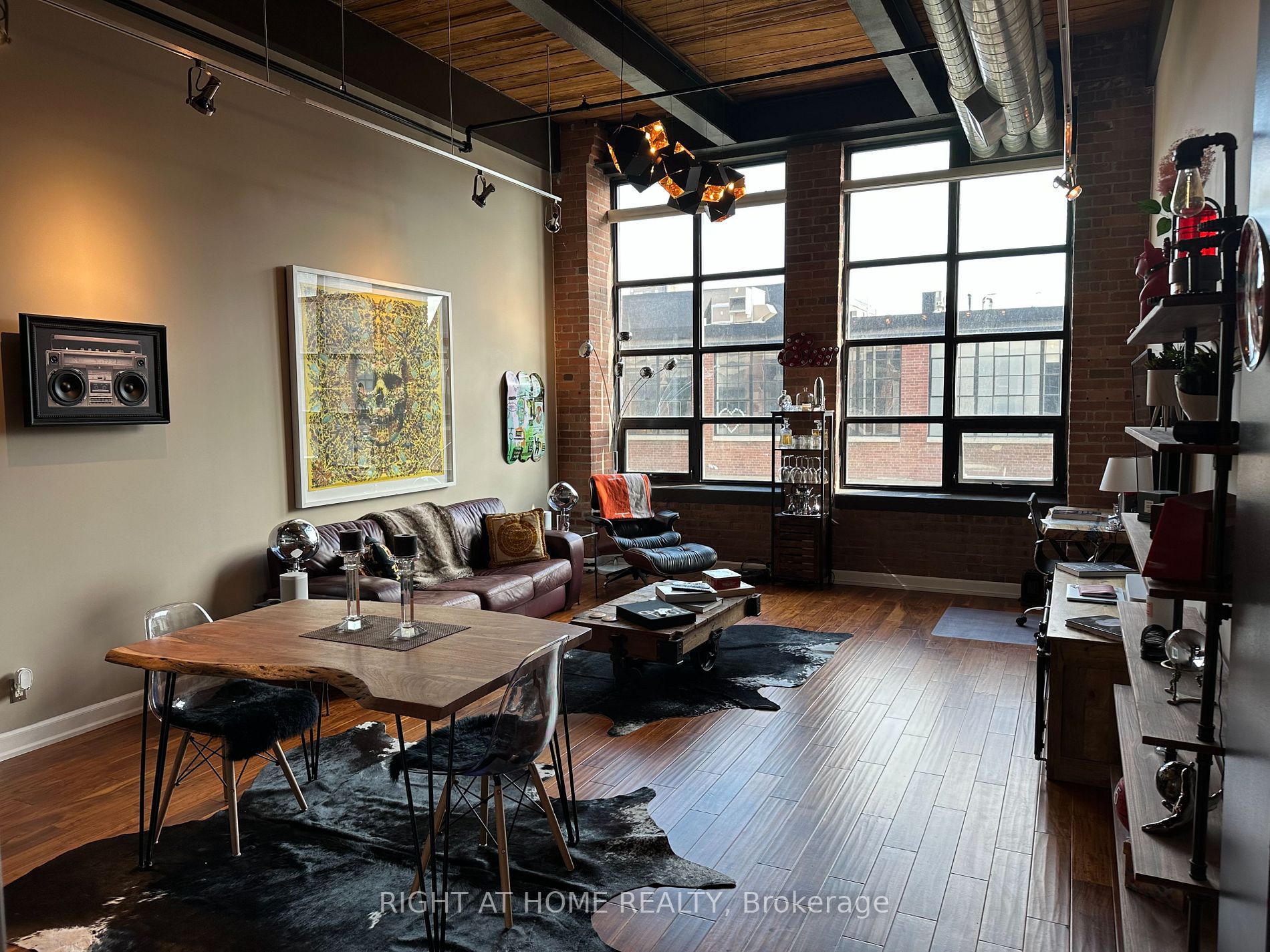 43 Hanna Ave, #317