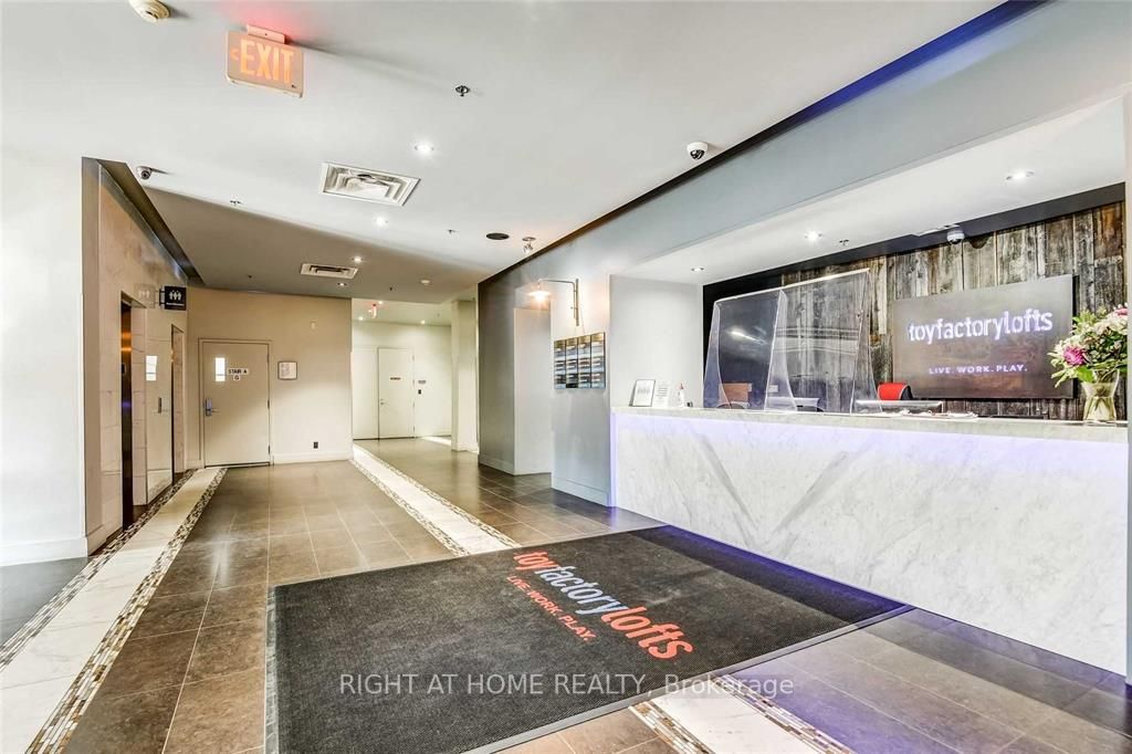 43 Hanna Ave, #317