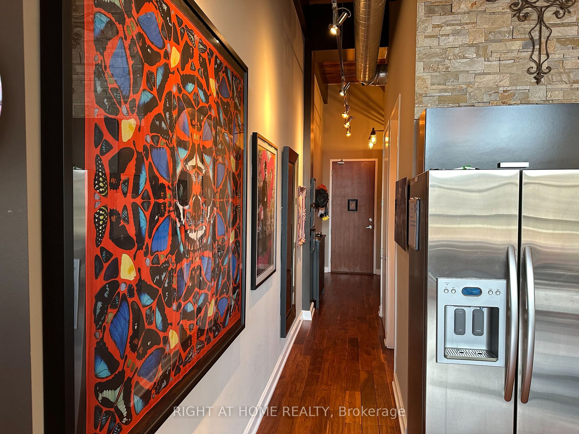 43 Hanna Ave, #317