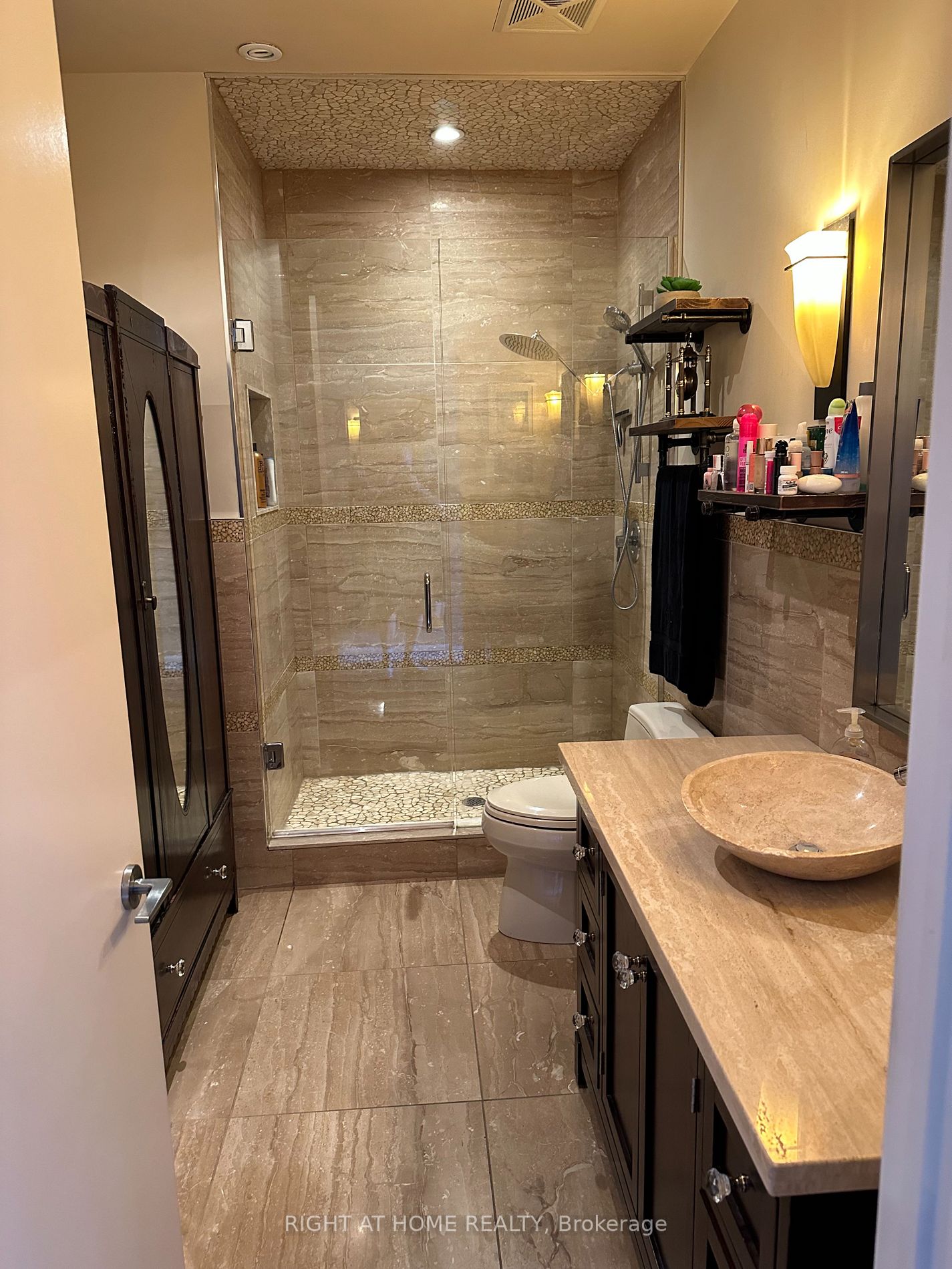 43 Hanna Ave, #317