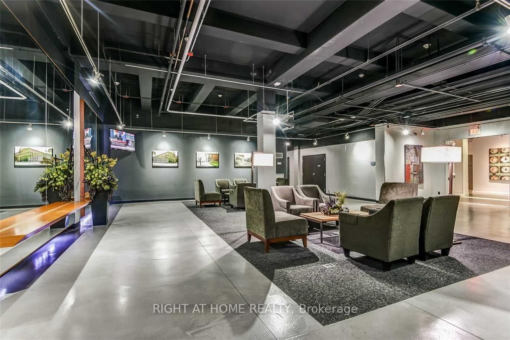 43 Hanna Ave, #317