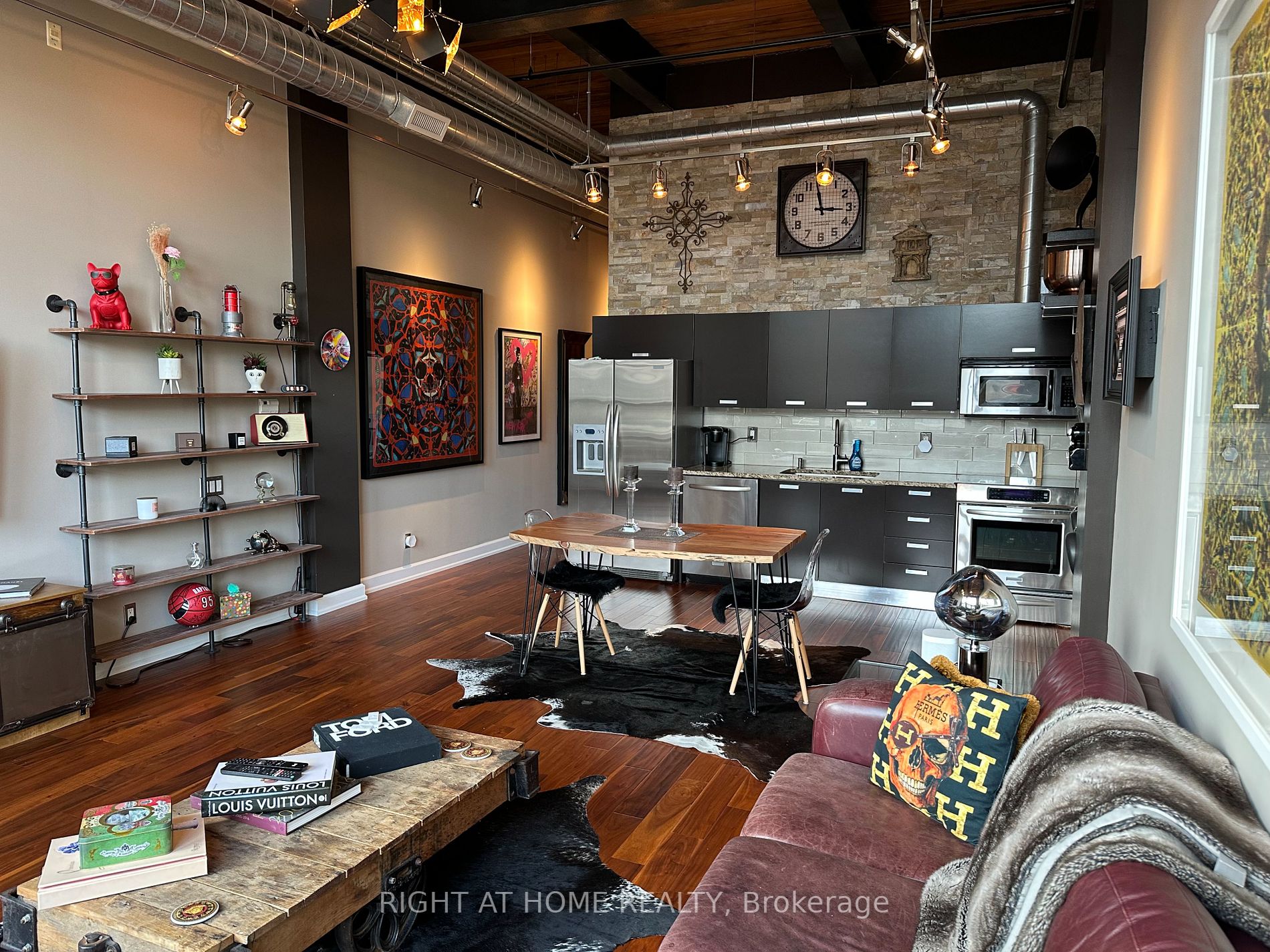 43 Hanna Ave, #317