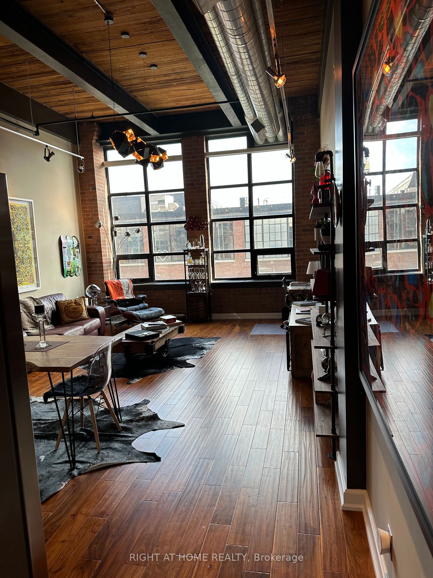 43 Hanna Ave, #317