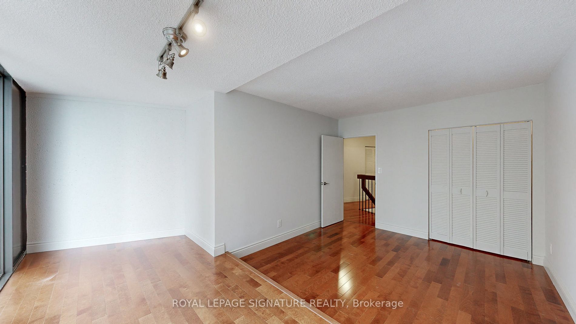 Listing C7002142 - Large Photo # 23