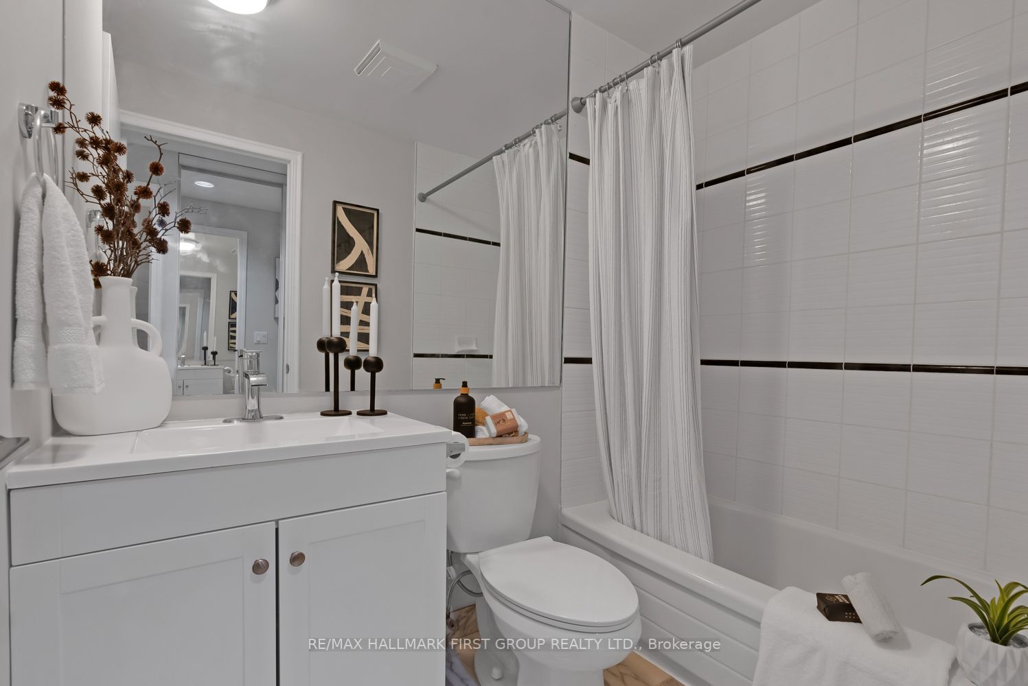 7 King St E, #1708