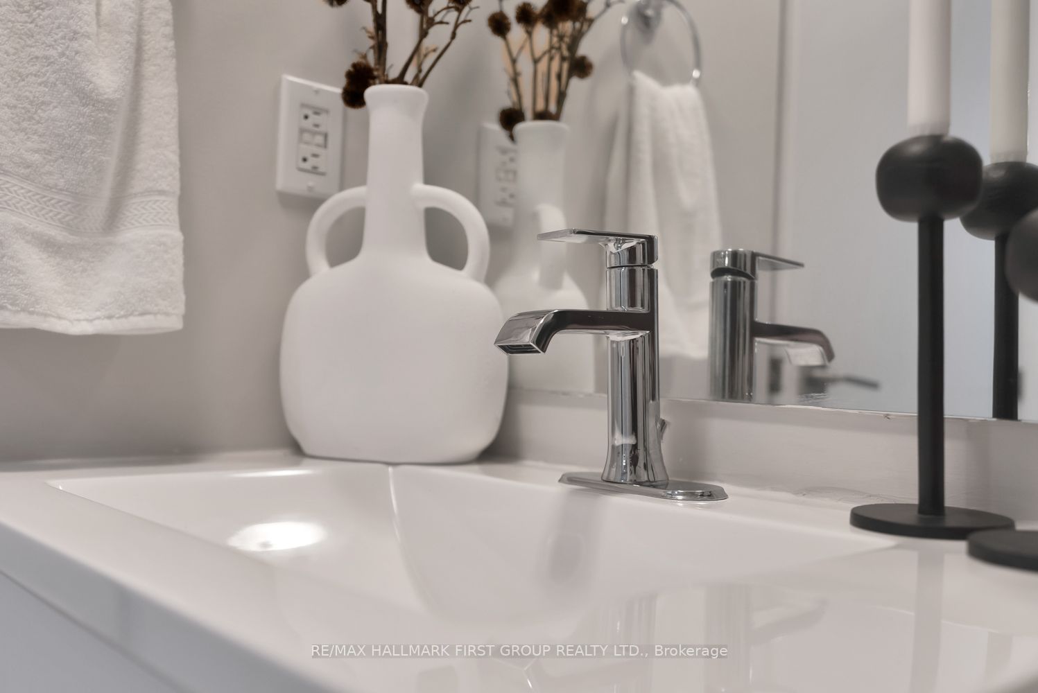 7 King St E, #1708