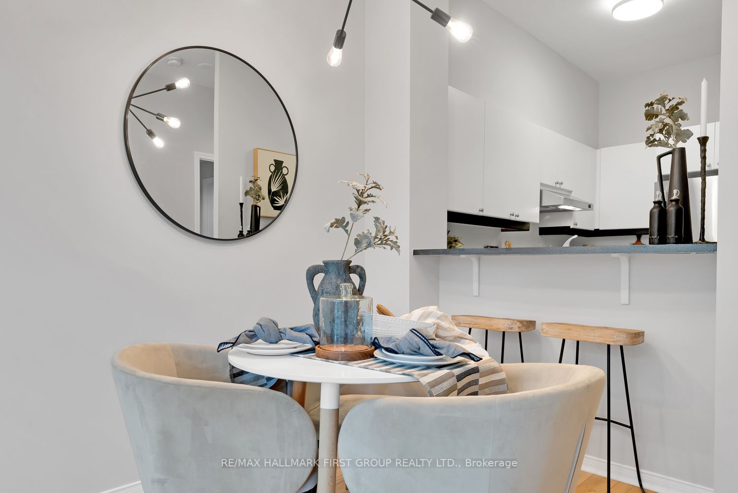 7 King St E, #1708