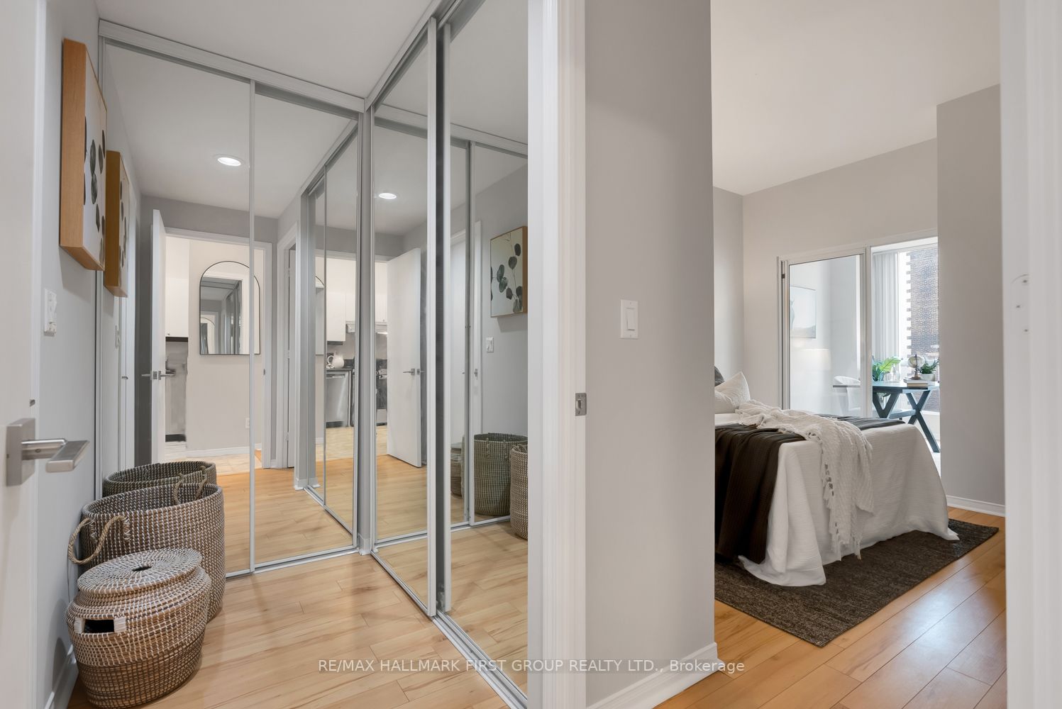7 King St E, #1708
