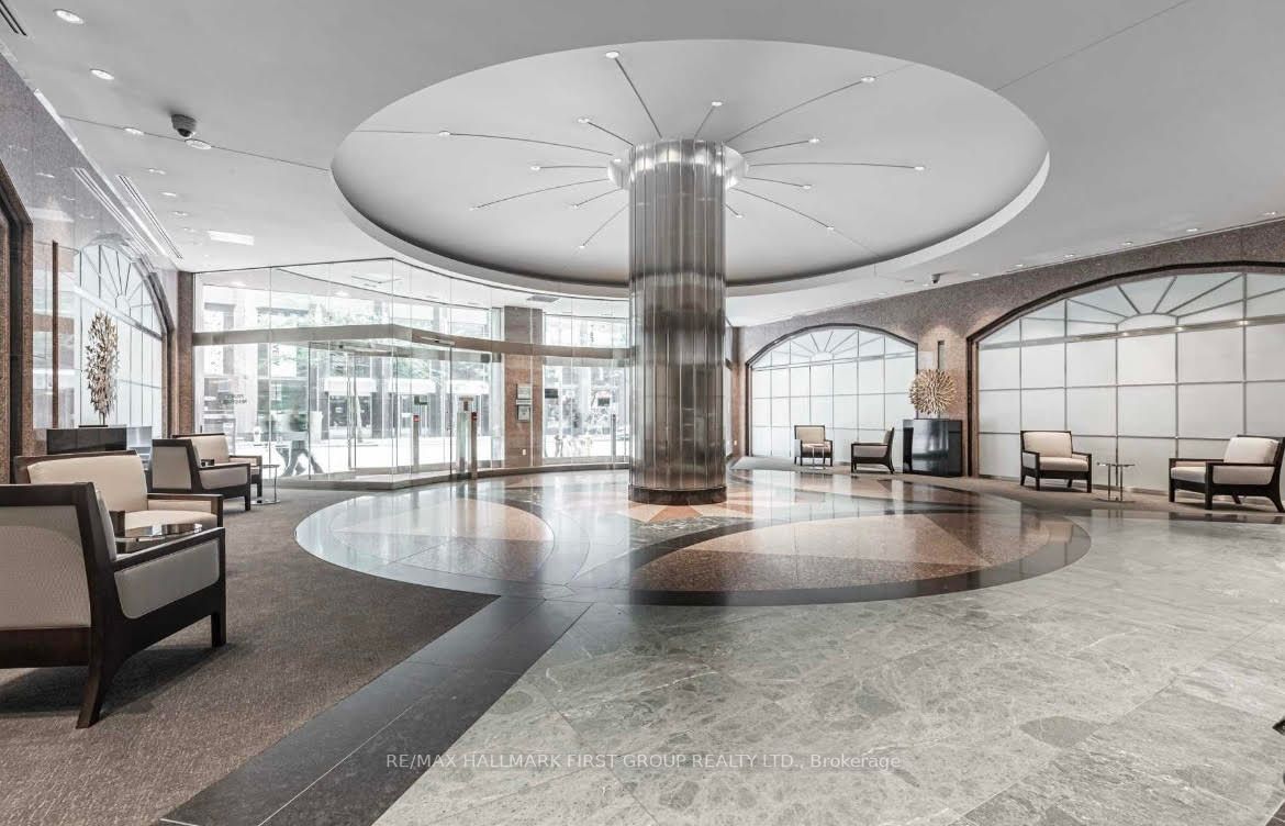 7 King St E, #1708