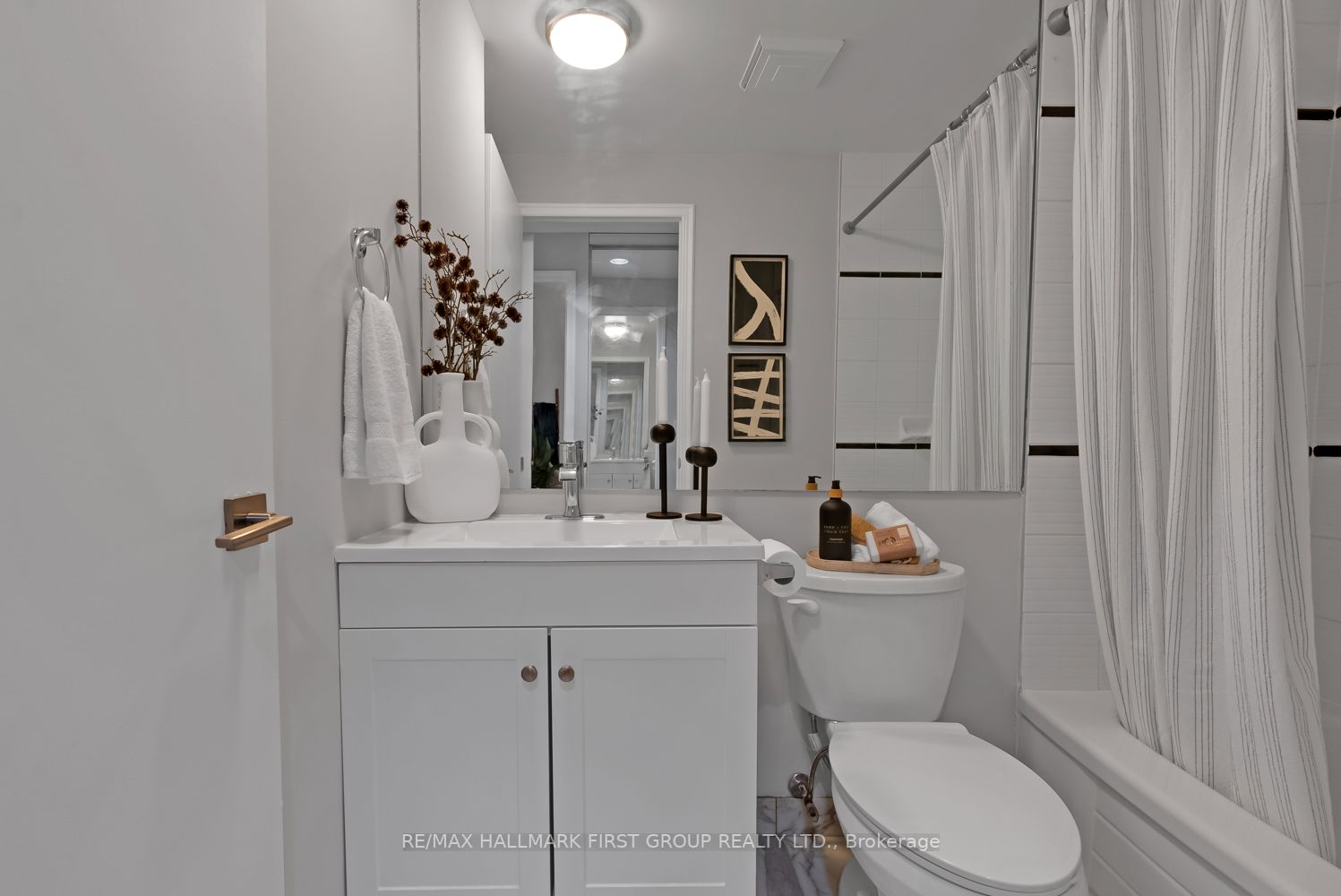 7 King St E, #1708