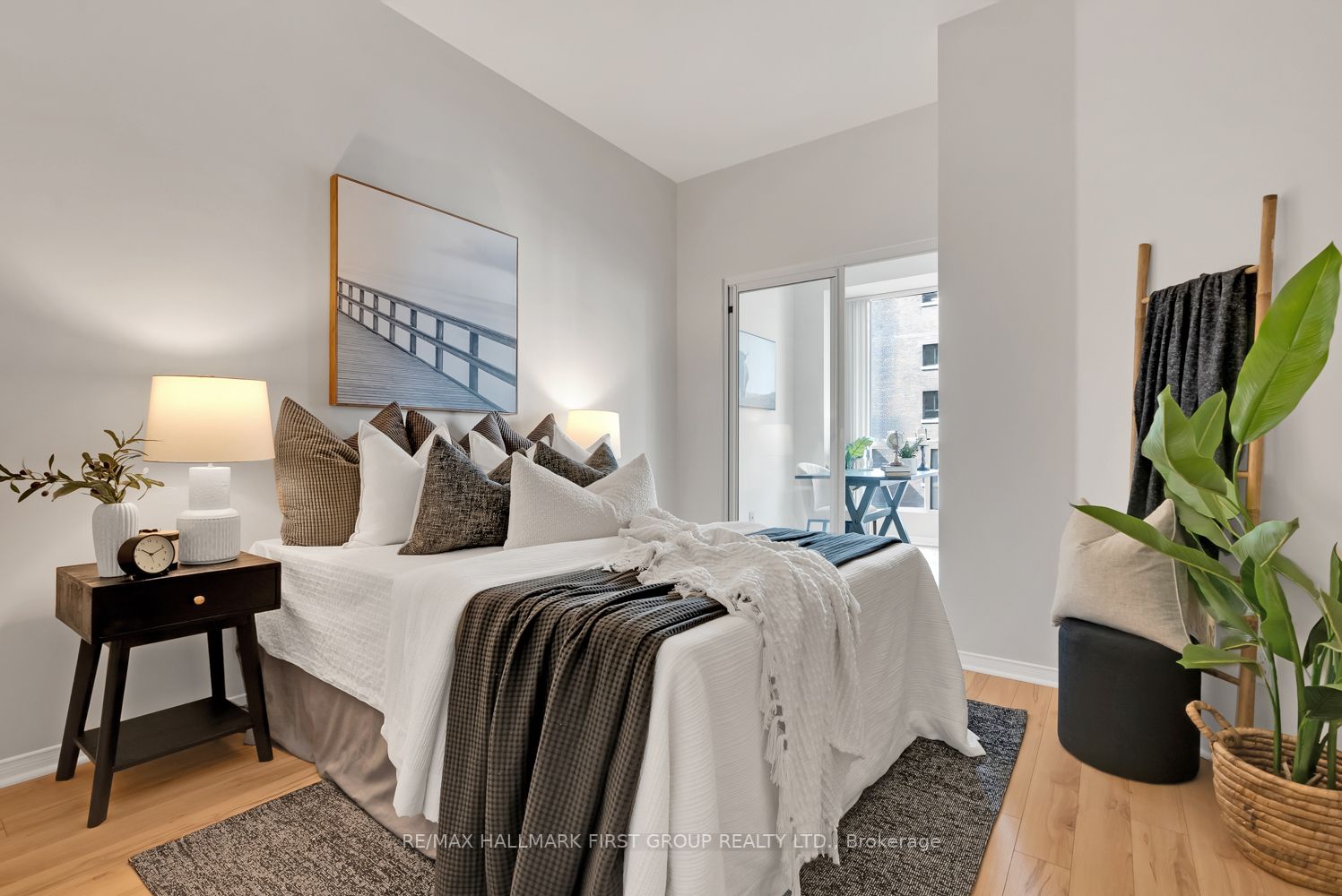 7 King St E, #1708