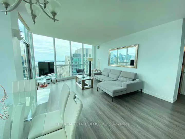 219 Fort York Blvd, #3802