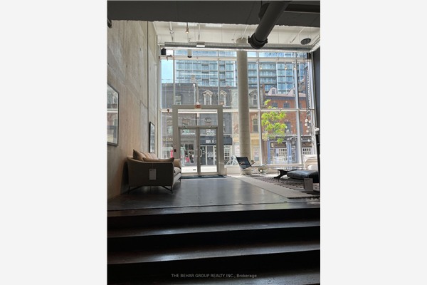 220 King St E, Toronto