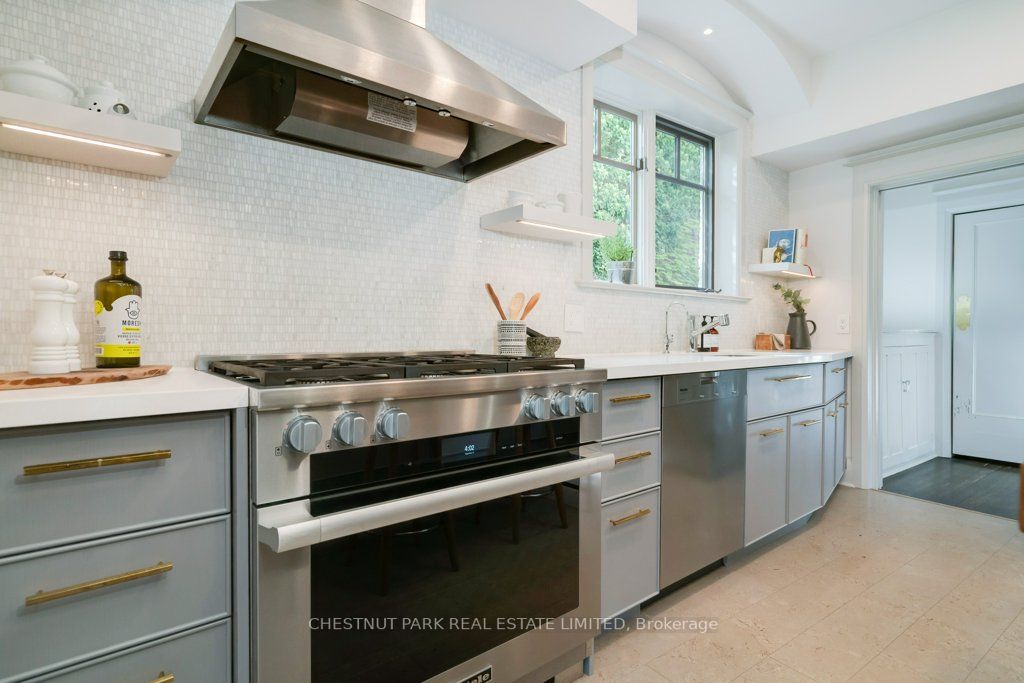 27 Glenview Ave