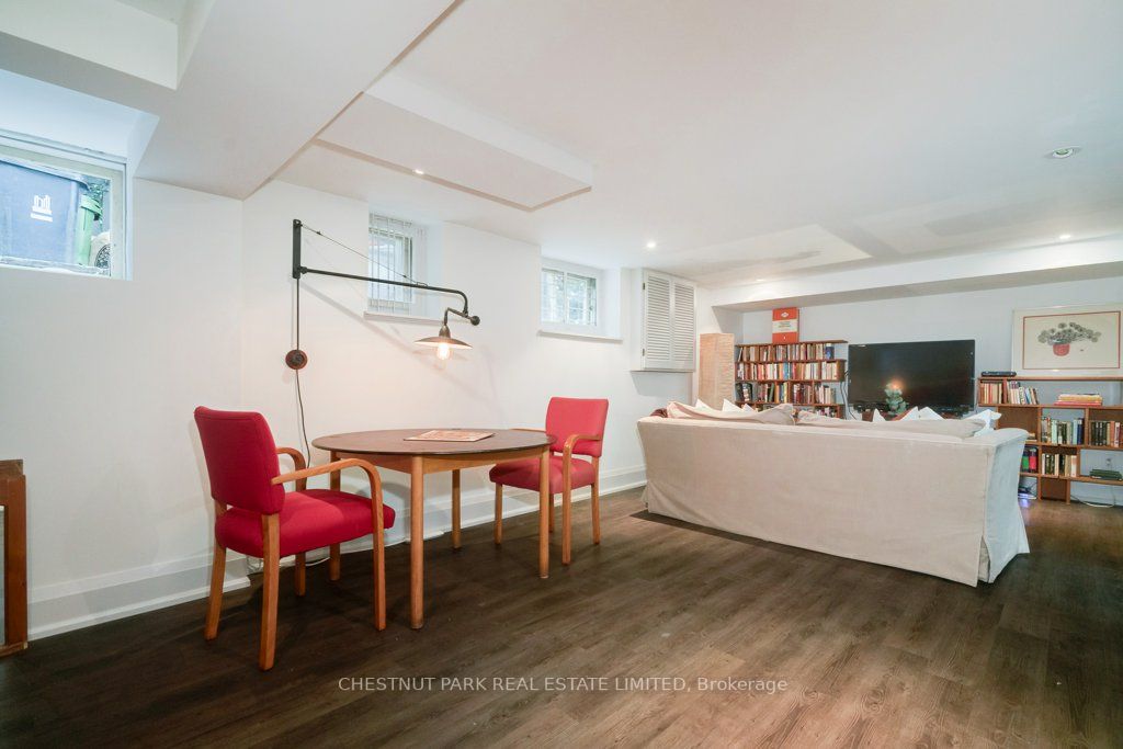 27 Glenview Ave