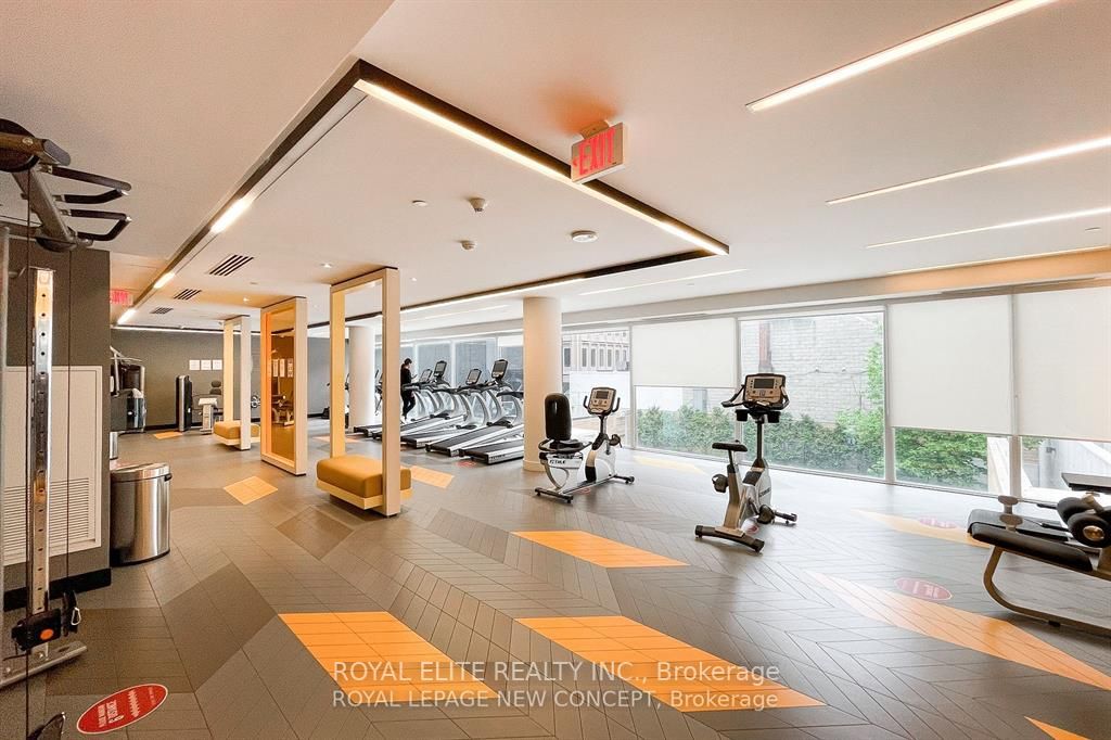 30 Roehampton Ave, #317
