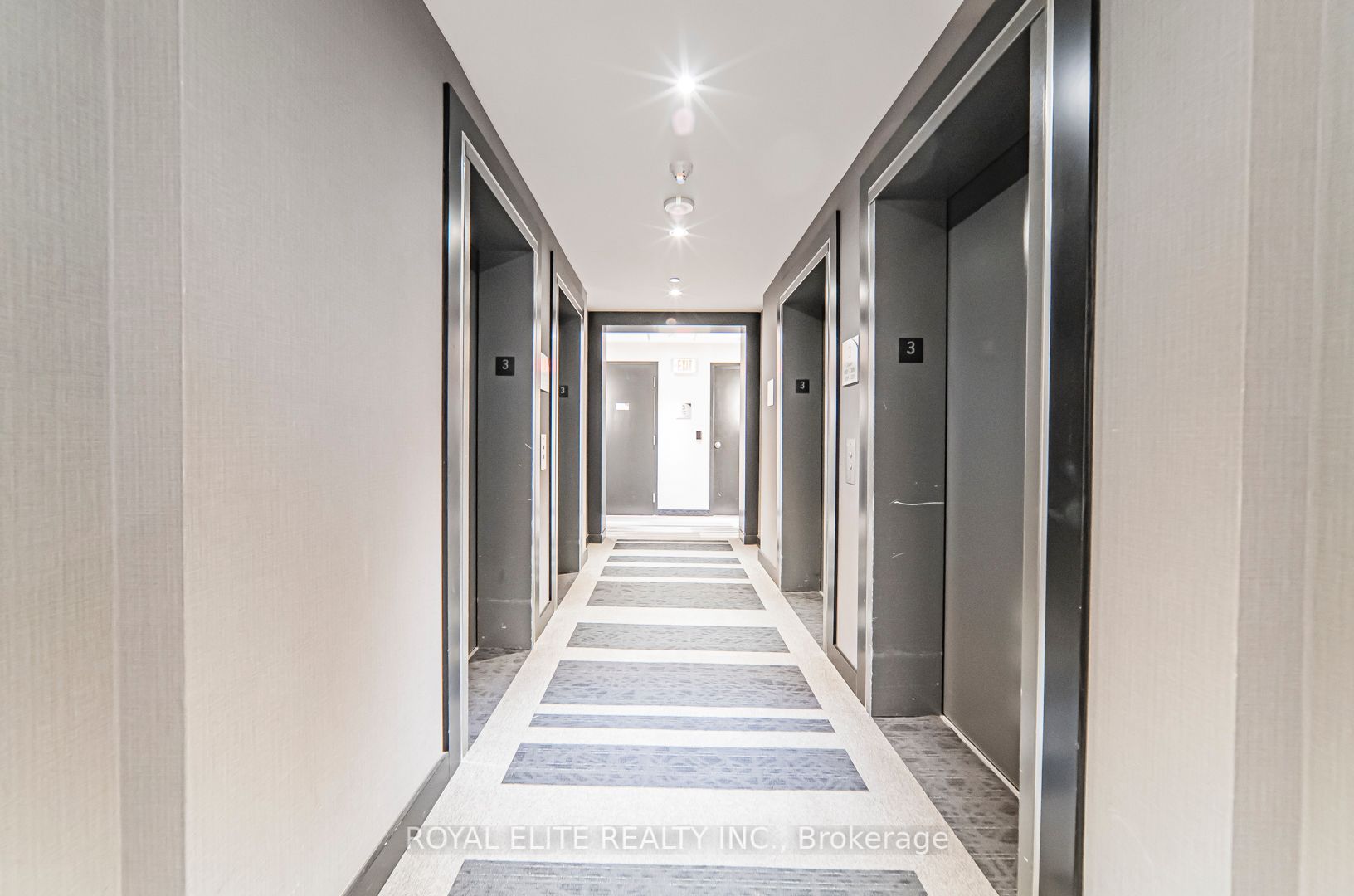 30 Roehampton Ave, #317