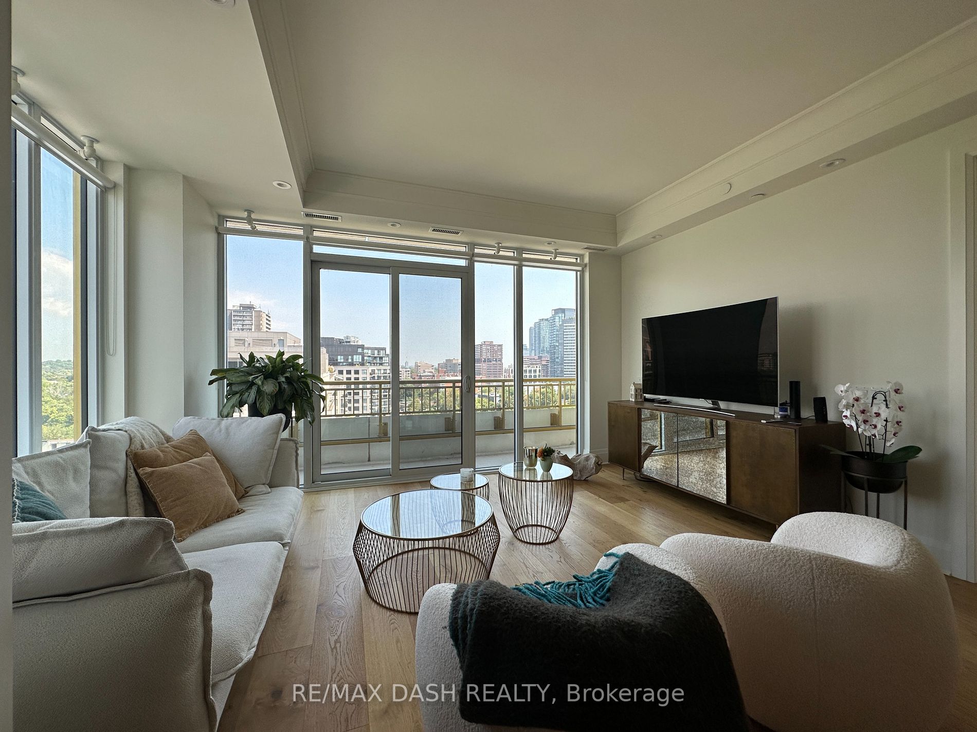 151 Avenue Road, #1002