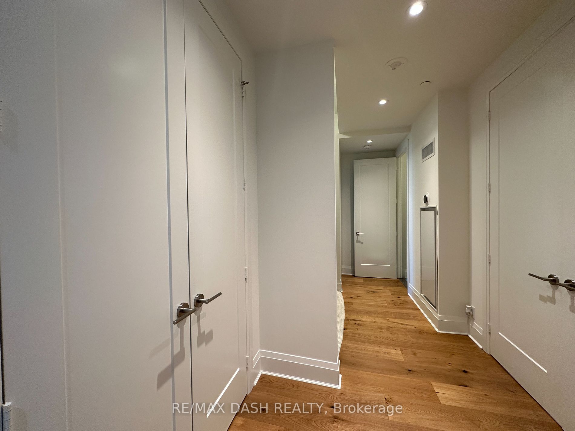 151 Avenue Road, #1002