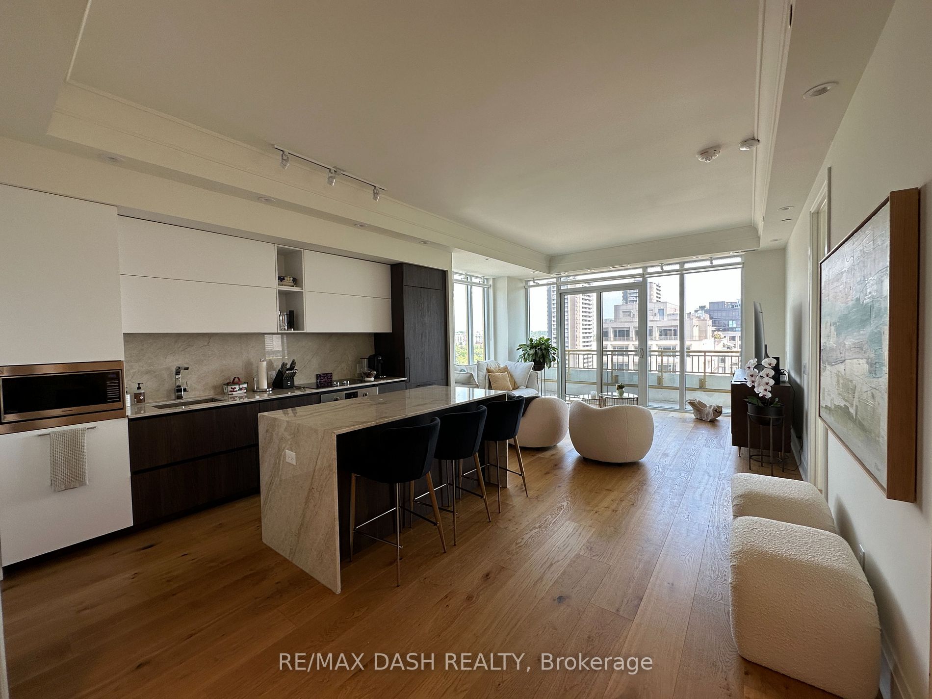 151 Avenue Road, #1002