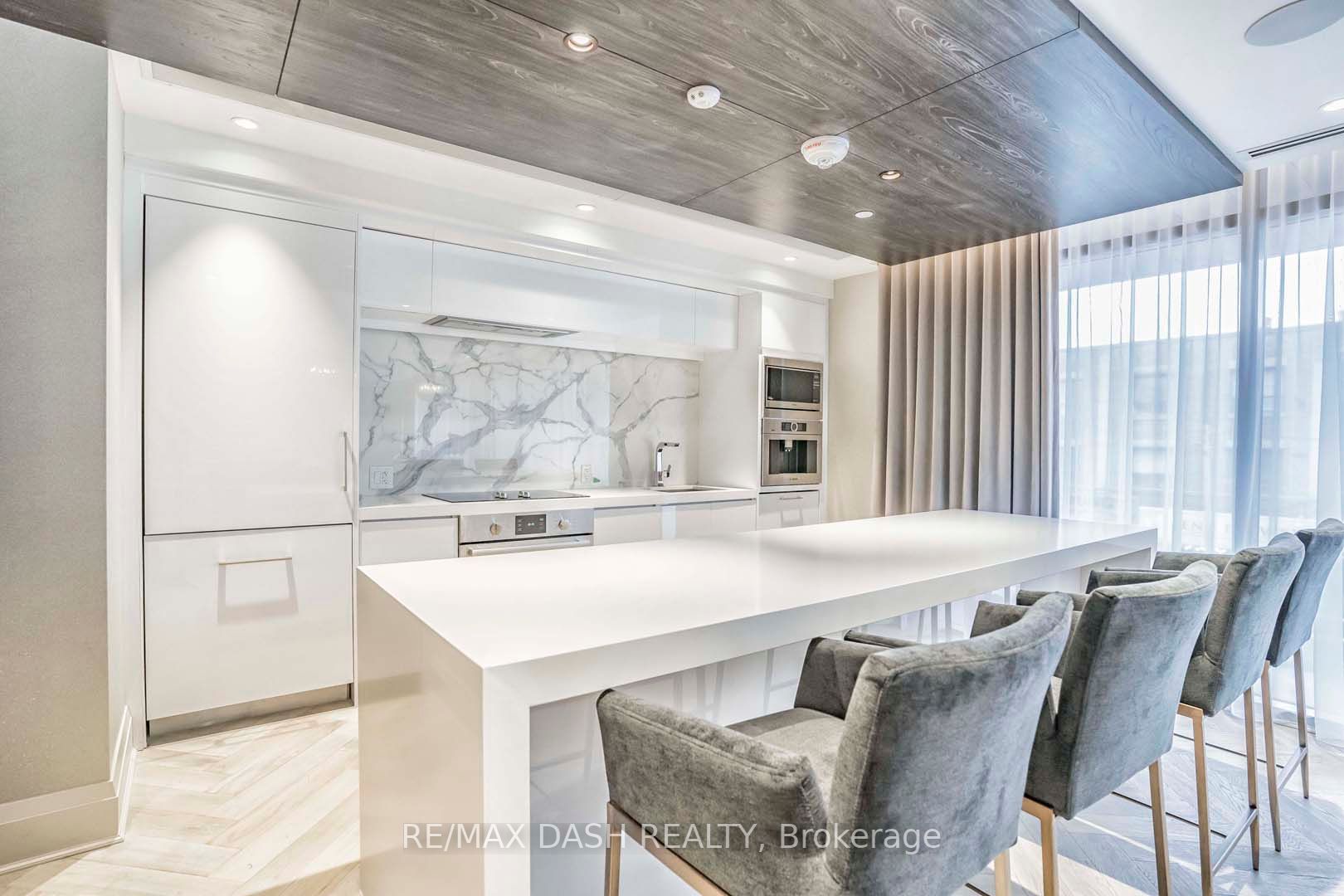 151 Avenue Road, #1002