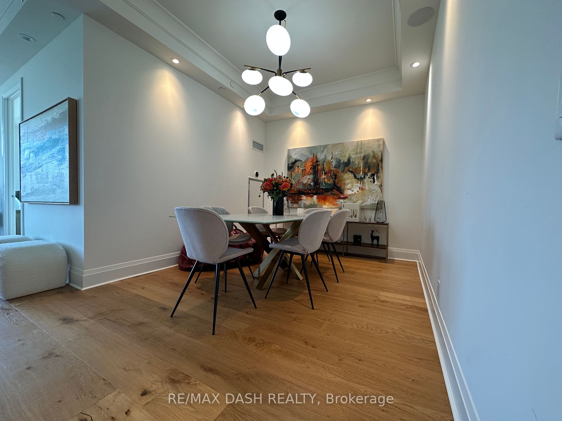 151 Avenue Road, #1002