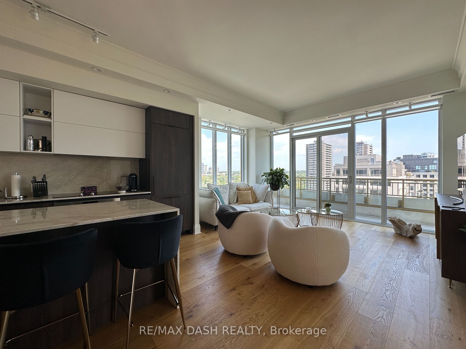 151 Avenue Road, #1002