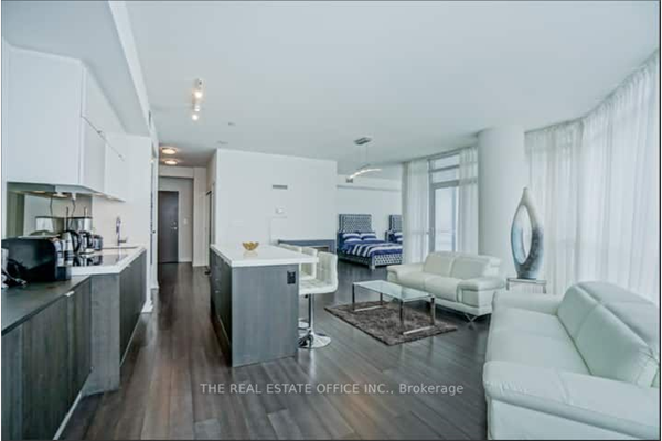 21 Iceboat Terr, Toronto
