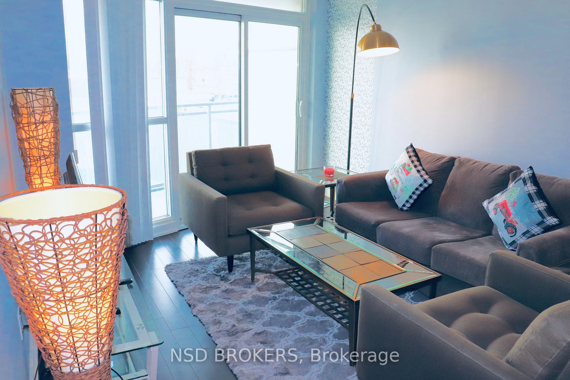 38 Dan Leckie Way, #909