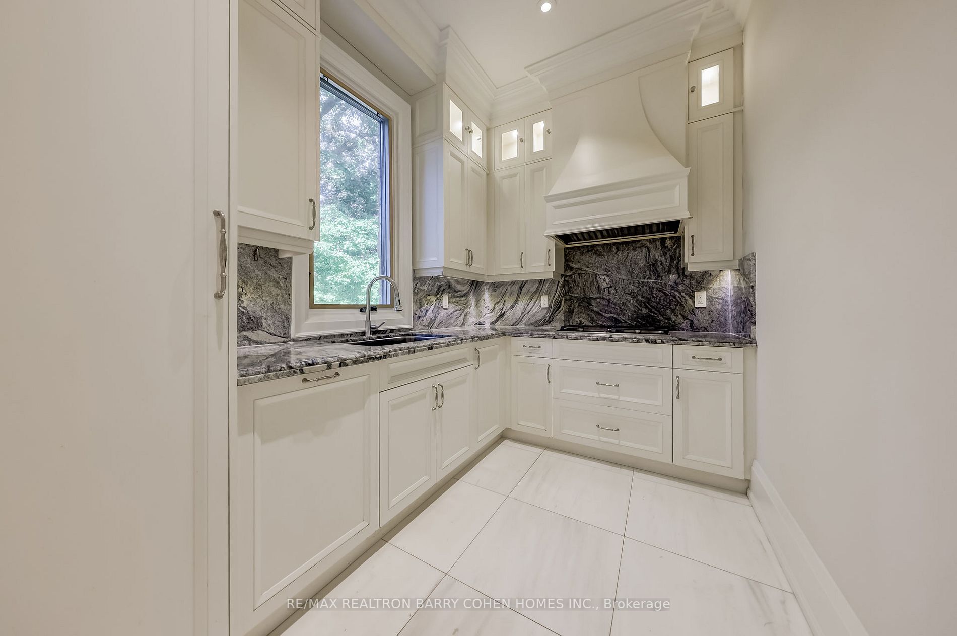 17 Artinger Crt