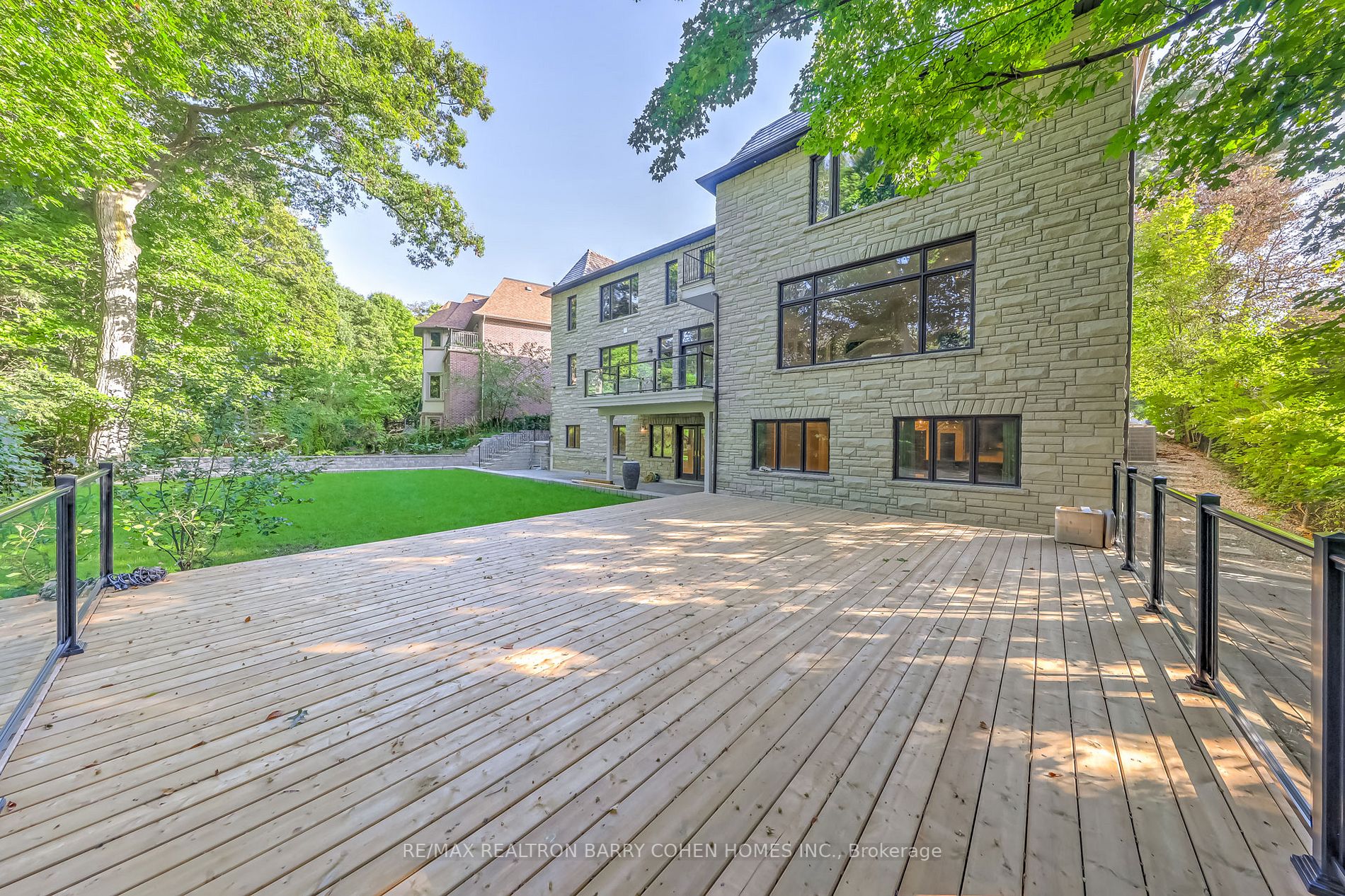 17 Artinger Crt