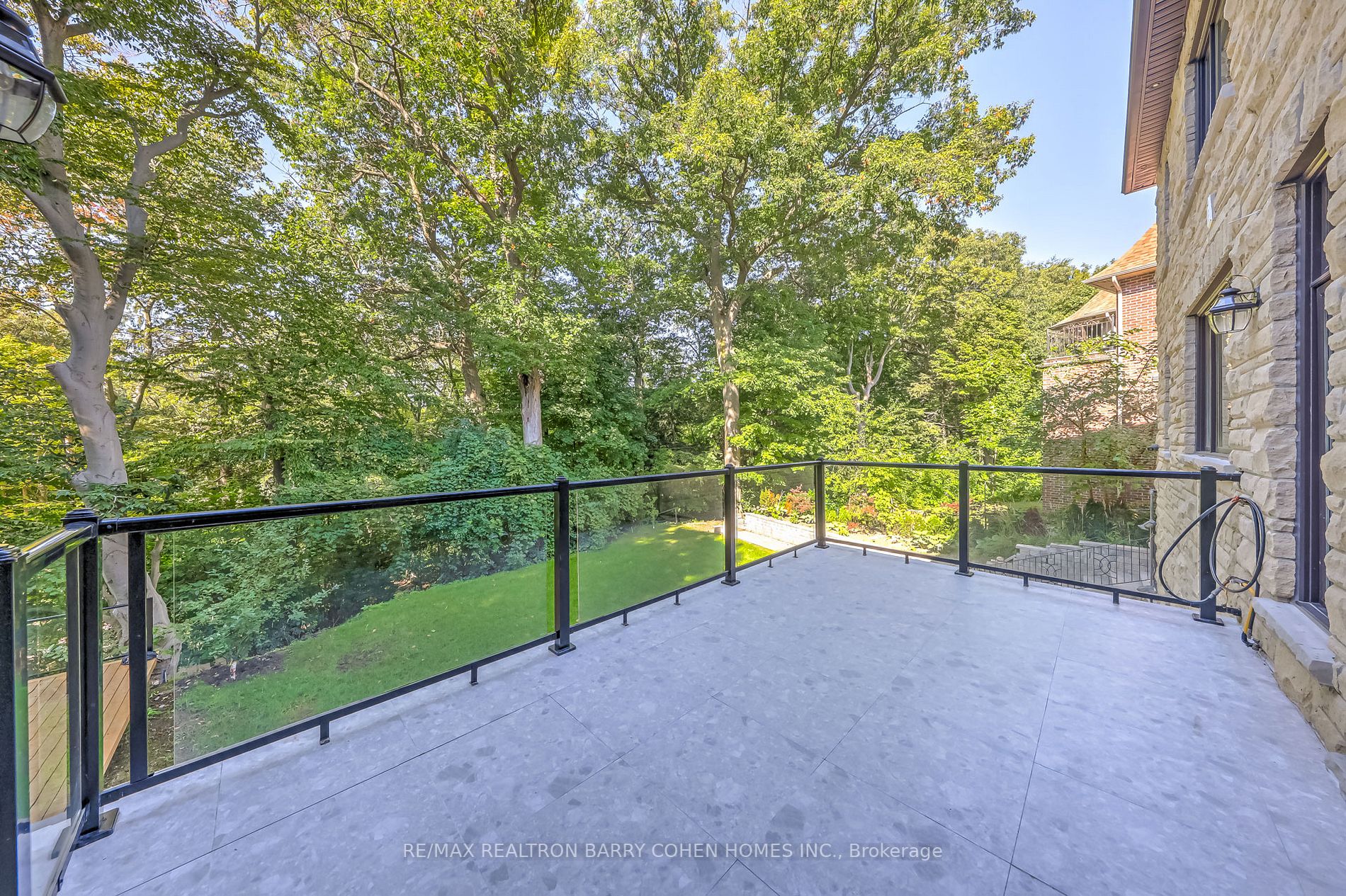 17 Artinger Crt