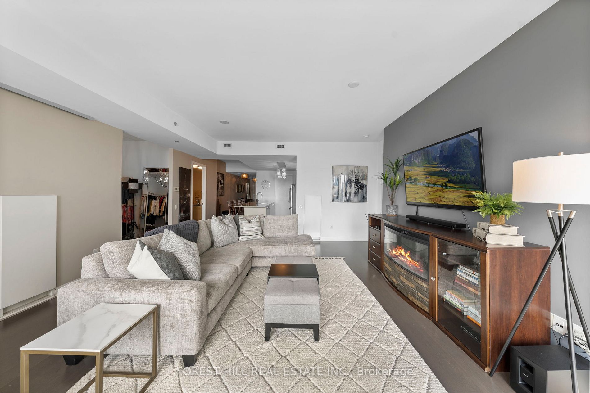 375 King St W, #2603