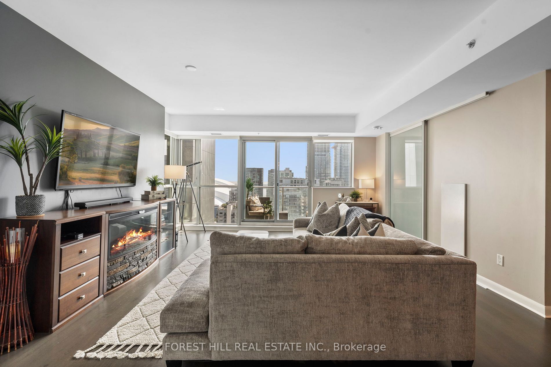 375 King St W, #2603
