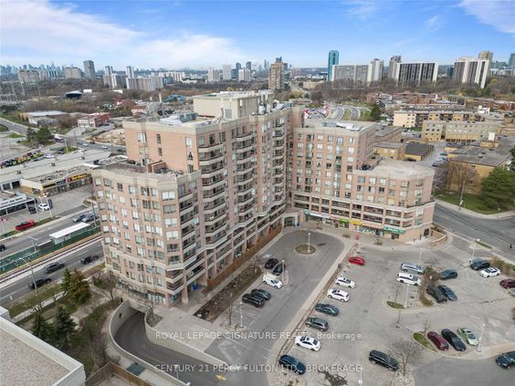 1700 Eglinton Ave E, #207