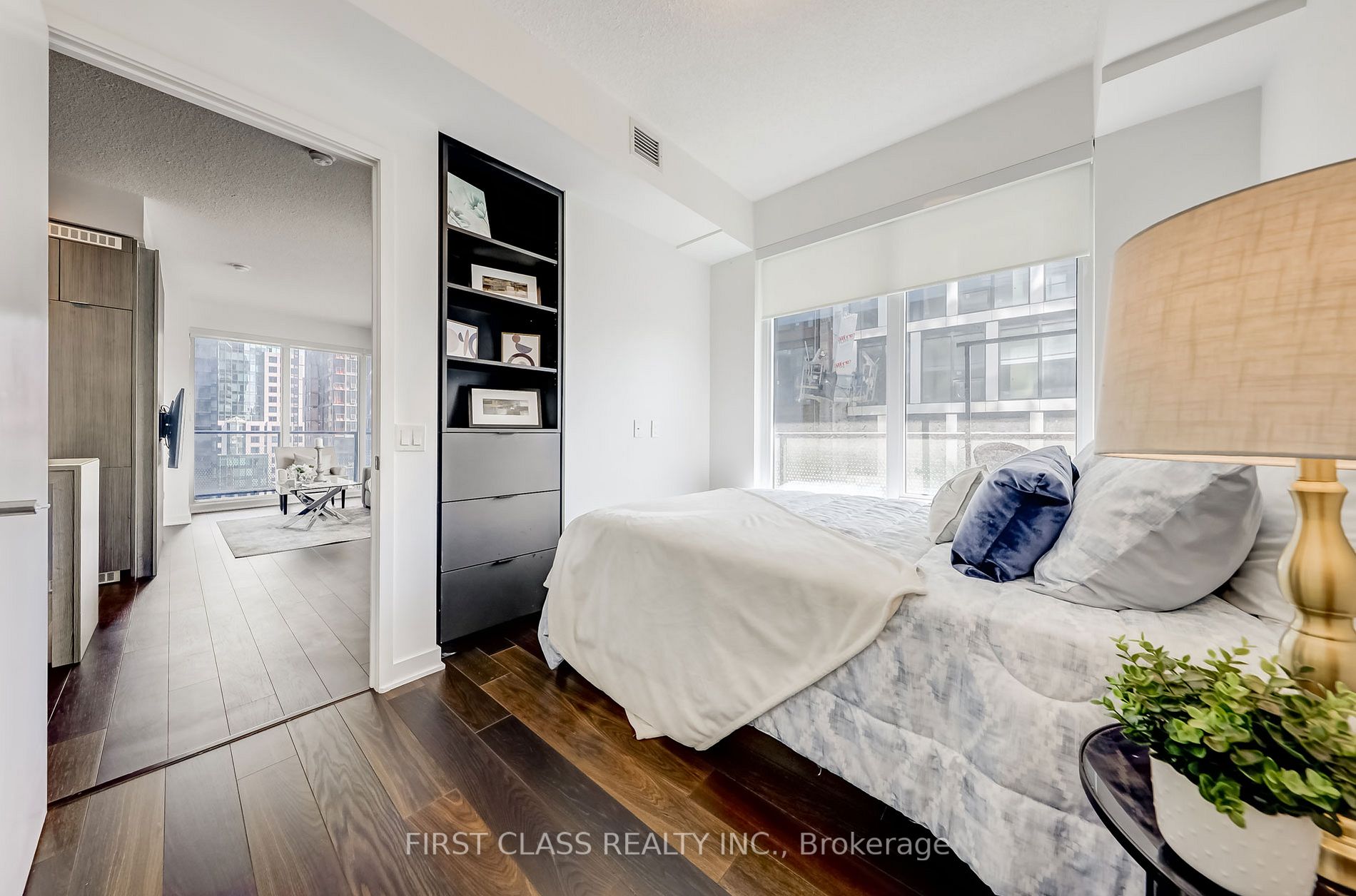 115 Blue Jays Way, #2702