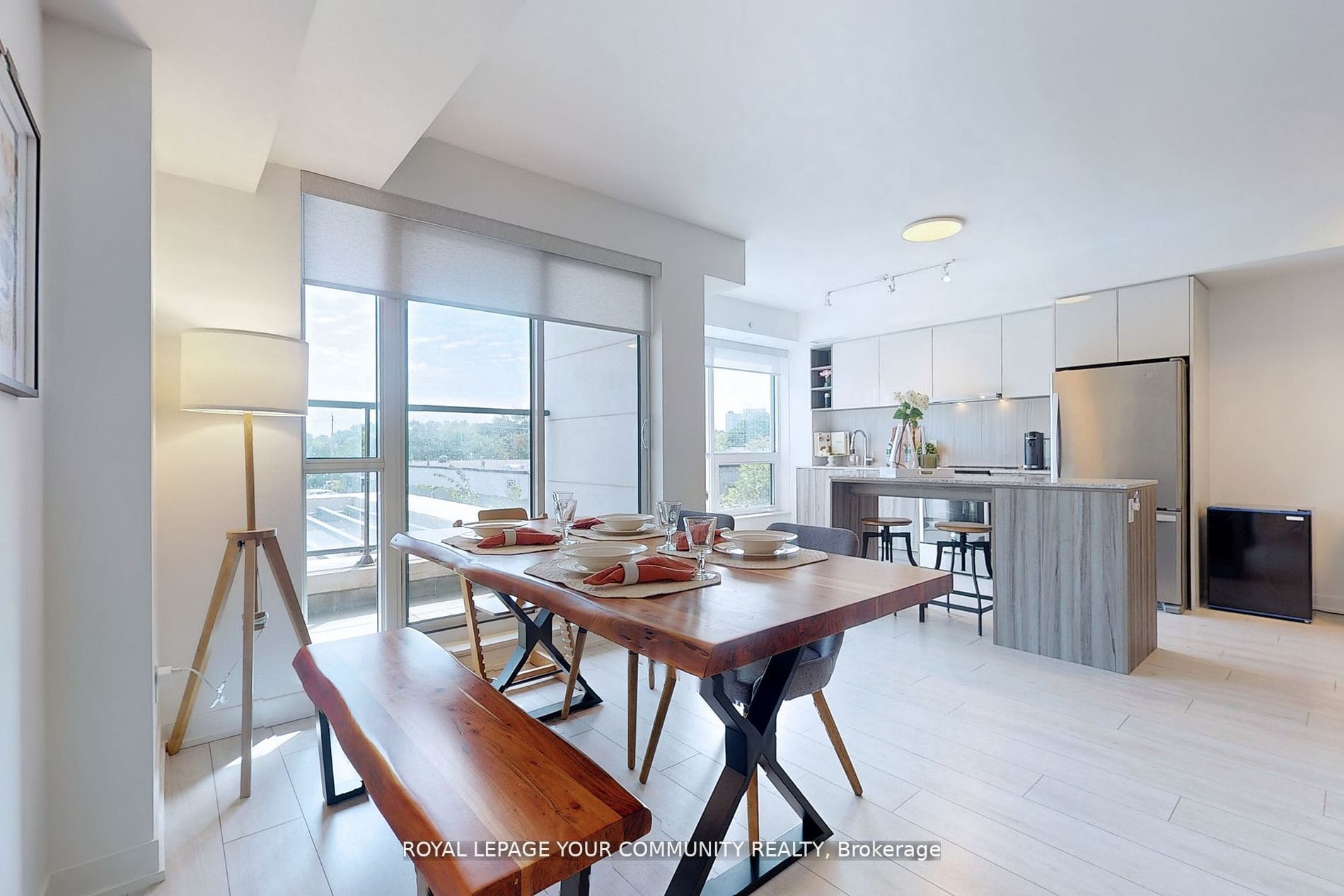 31 Tippett Rd, #215