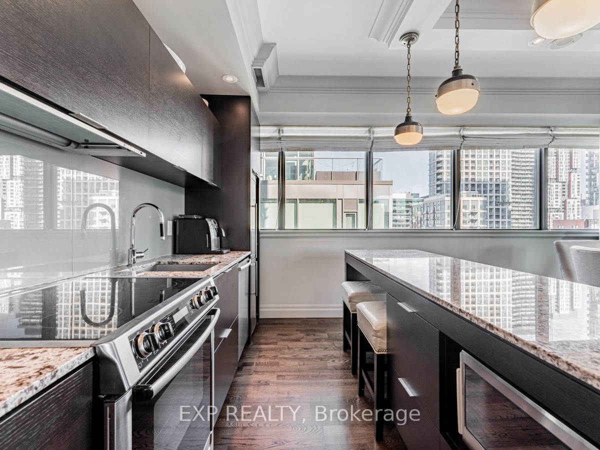 8 Charlotte St, #1403