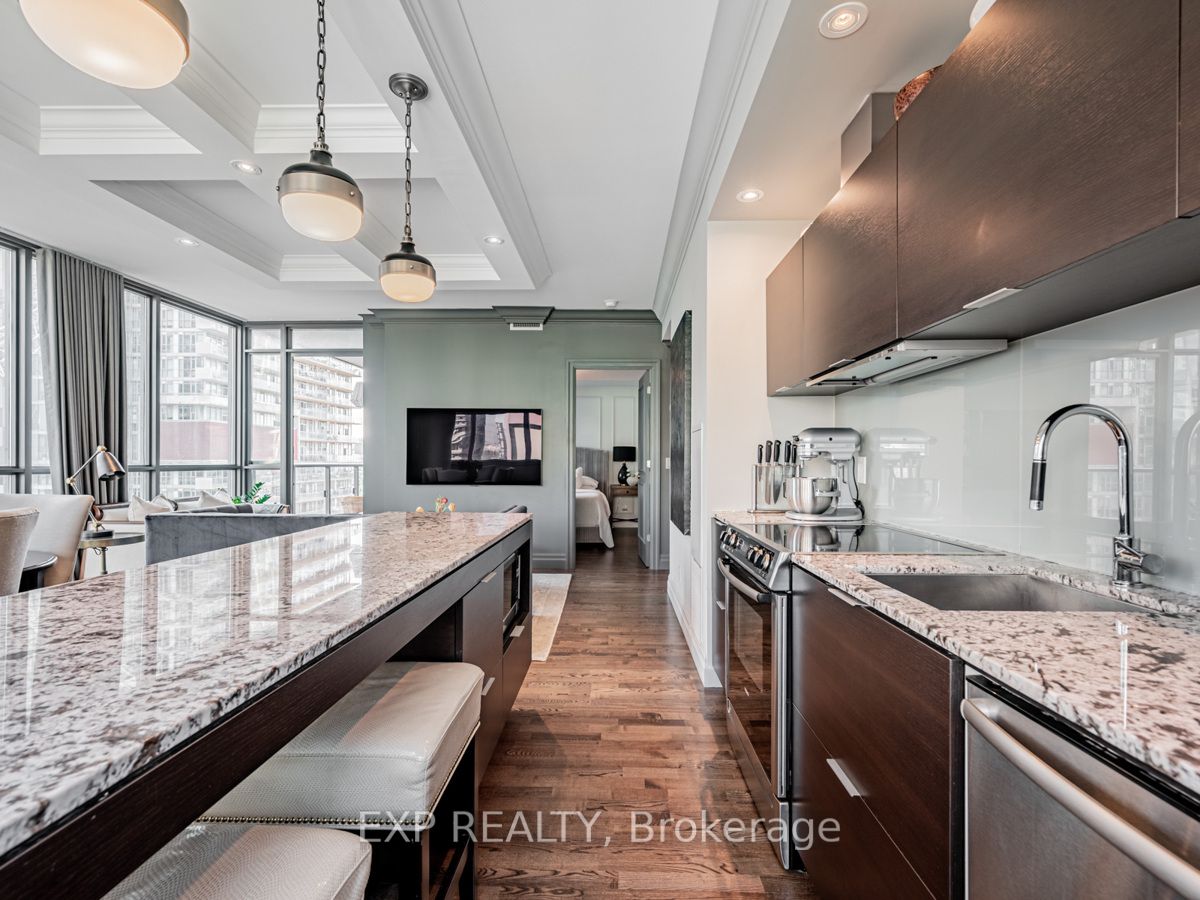 8 Charlotte St, #1403