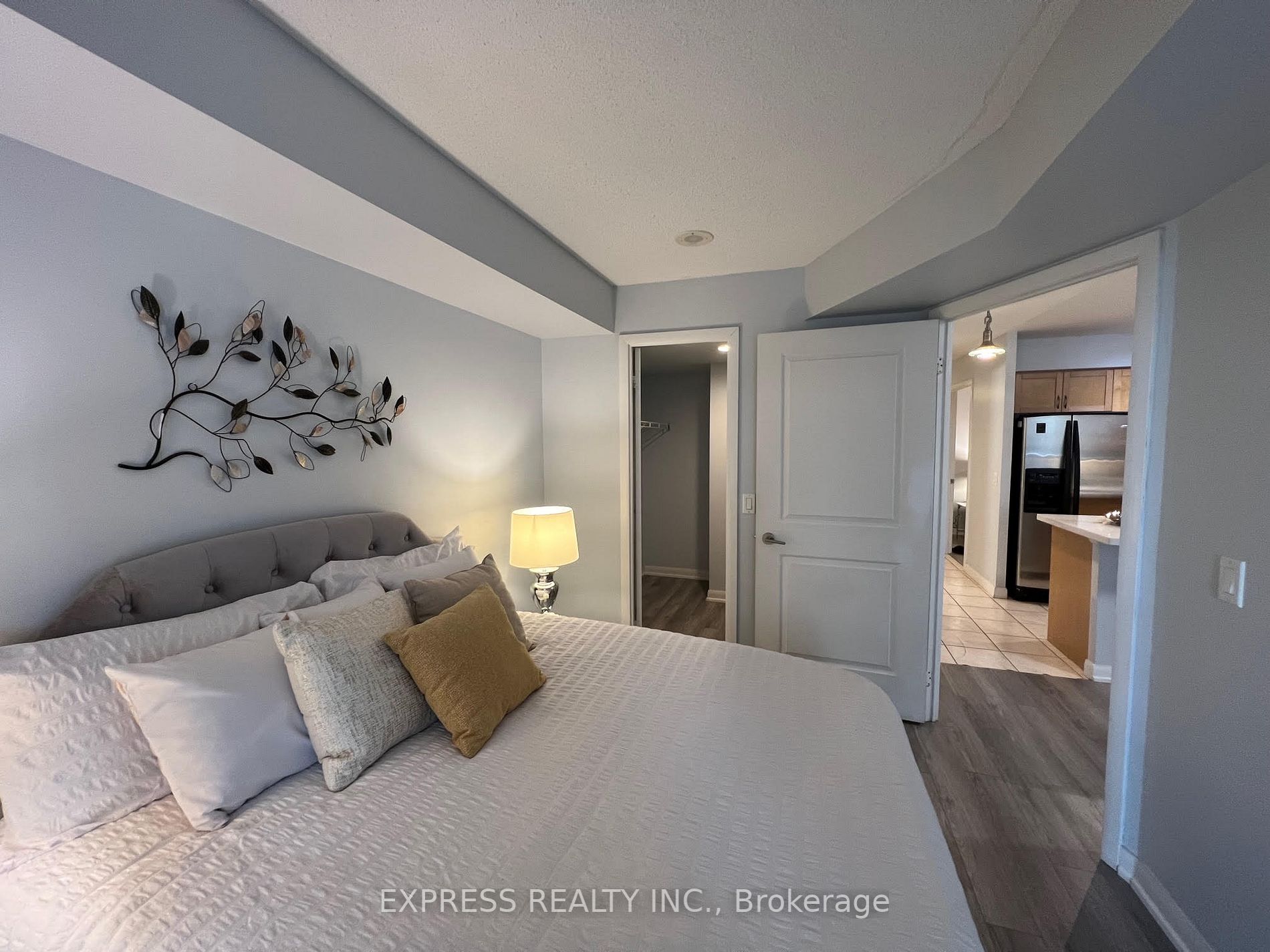 4978 Yonge St, #601
