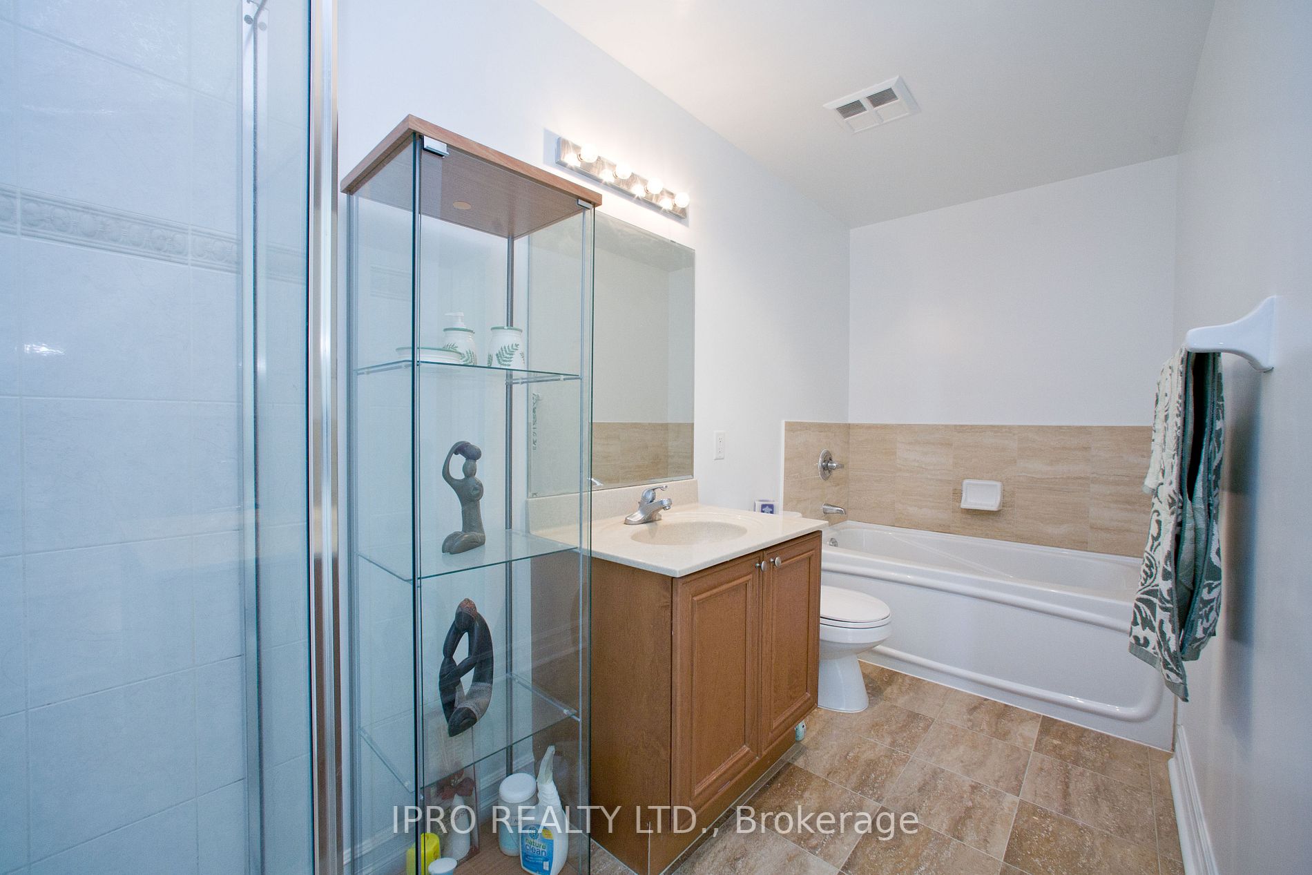 17 Barberry Pl, #Ph304